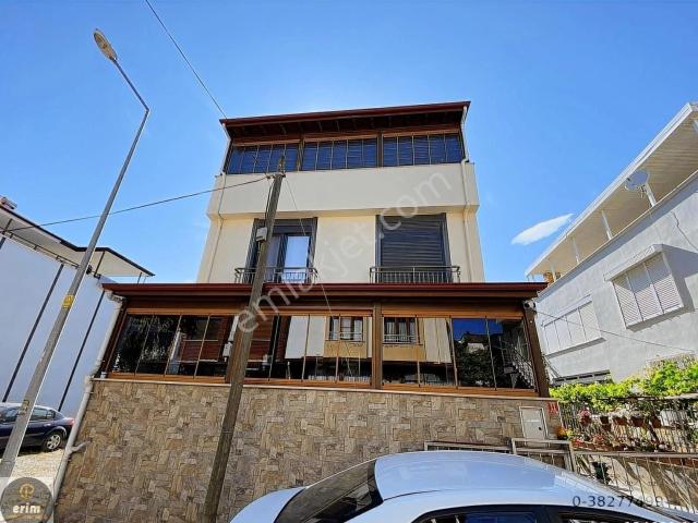 Güre İskeleye Yakın 7+1 Lüks Eşyalı, 3.5 Katlı Müstakil Villa