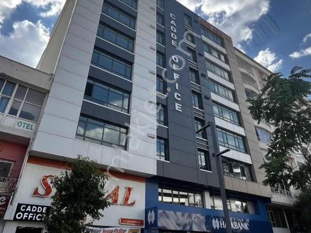 Güres Caddesi Mükemmel Lokasyonda Kiralık Ofis