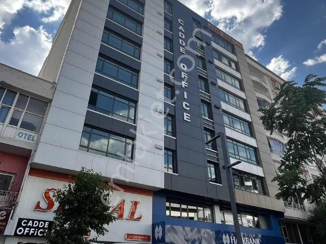 Güres Caddesi Mükemmel Lokasyonda Kiralık Ofis