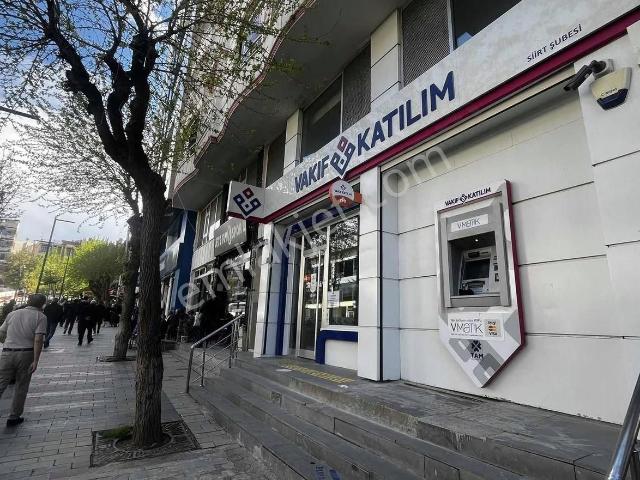 Güres Caddesi Satılık Vakıfsız 3 Katlı Kiracılı Dükkan