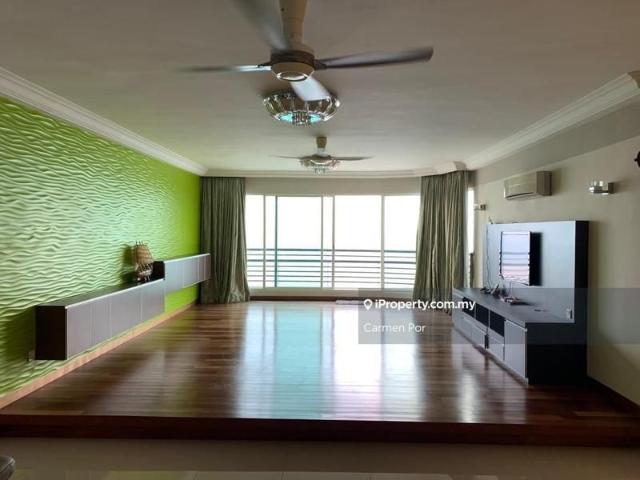 Gurney Beach Resort, Gurney Drive