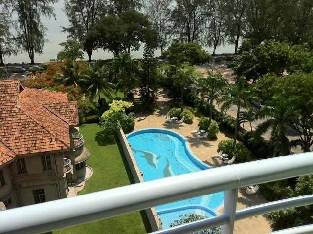 Gurney Beach Resort, Gurney Drive