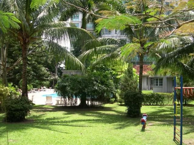 Gurney Beach Resort, Gurney Drive