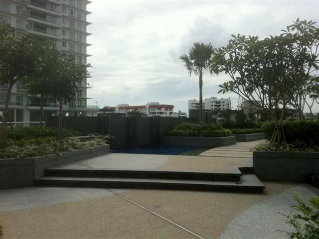 Gurney Paragon, Gurney Drive