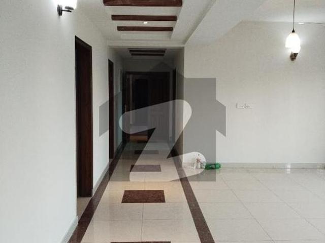 Gurond Floor 3 Bed Room Apartments For Rent in Askari 11