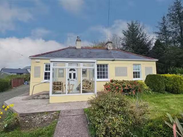 Gurrane, Clondrohid Village, Macroom, Cork, P12 R973