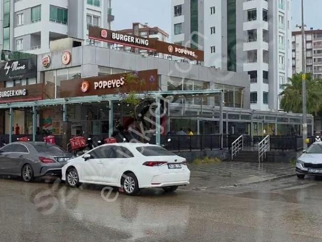 Gürsel Paşa Burger King Arasında Acılır Kapanır Cam Ve Tenteli