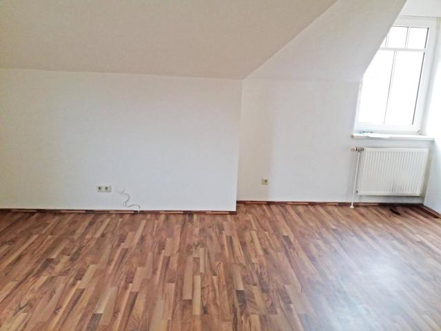 Gut angelegte 2 Zimmerwohnung im Dachgeschoss