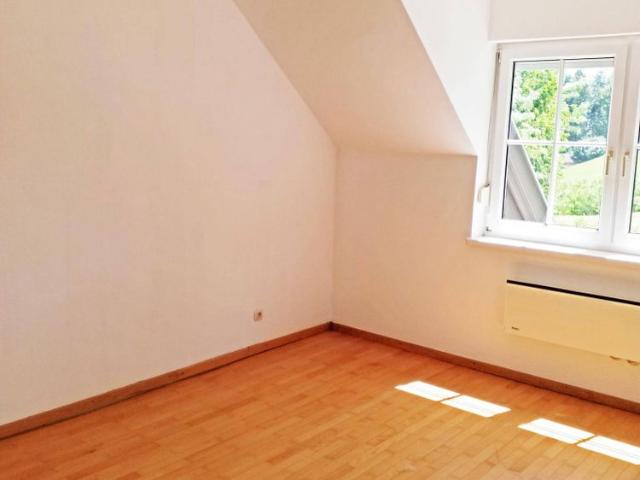 Gut aufgeteilte 1 Zimmerwohnung im Dachgeschoss
