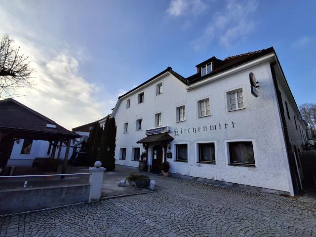 Gut aufgeteilte 2 Zimmer Wohnung mit möblierter Küche im Zentrum von Lohnsburg