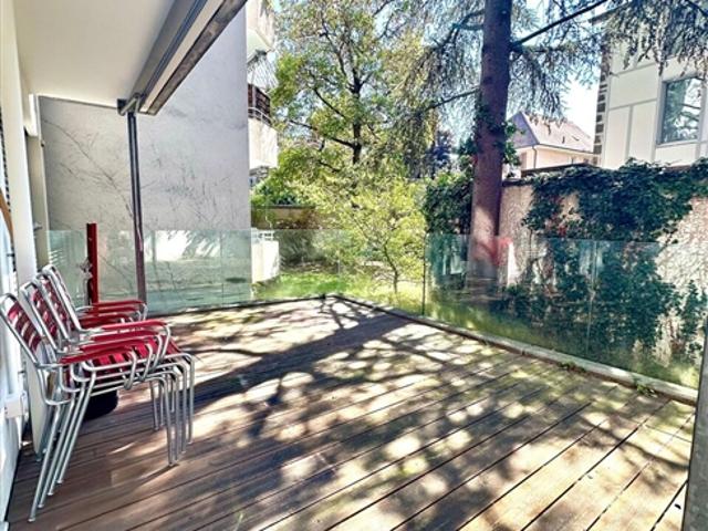 Gut gelegene EG Wohnung mit Terrasse u. zusätzlichem Zimmer im UG/SG