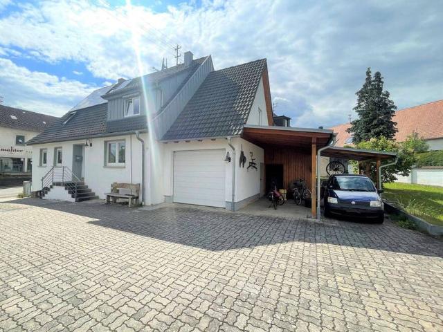 Gut gepflegtes und modernisiertes EFH mit Historie, Garagen & separater Doppelgarage und Garten