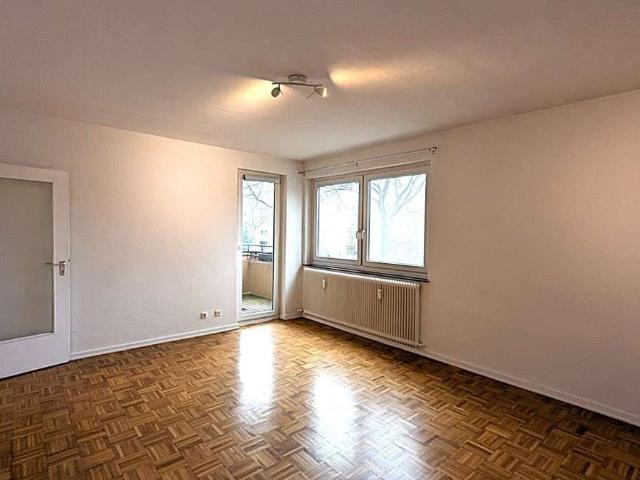 Eigentumswohnung mit Balkon, gute Raumaufteilung
