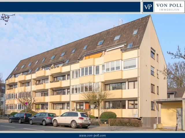 Gut geschnittene Etagenwohnung mit Loggia und Garage