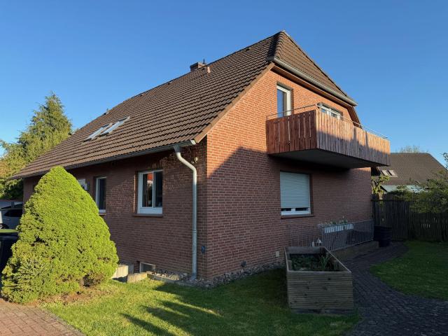 Gut geschnittene 3 Zimmerwohnung mit EBK und Balkon