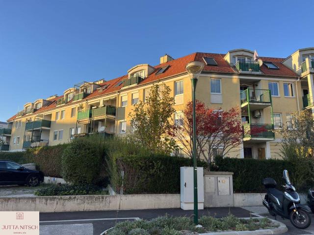 Gut geschnittene 3 Zimmerwohnung mit Loggia und Parkplatz Wiener Neudorf