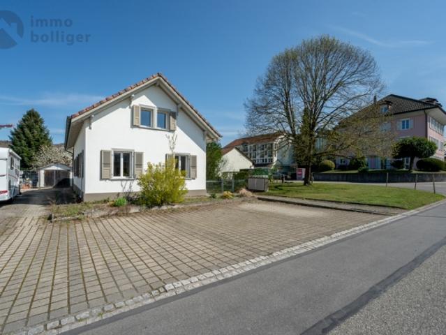 Gut unterhaltenes Einfamilienhaus mit Gartenparadies