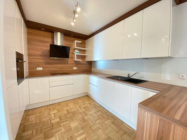 Gut vermietete Anlegerwohnung 3 Zimmer mit Klimaanlage und 1 Carport direkt in FELDBACH