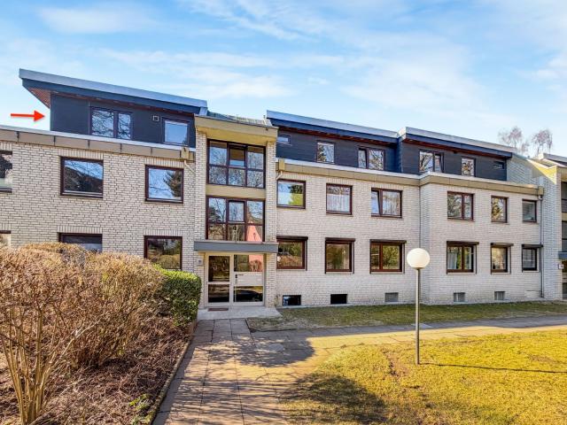 GUT VERMIETETES PENTHOUSE MIT DACHTERRASSE IN TOPLAGE ANGRENZEND ZU WELLINGSBÜTTEL