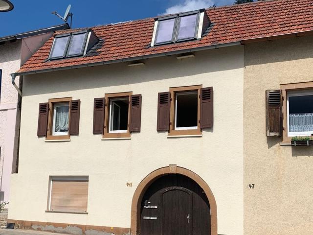 Gute Kapitalanlage in TOP Wohnlage: 2 Wohneinheiten, renovierungs und sanierungsbedürftig