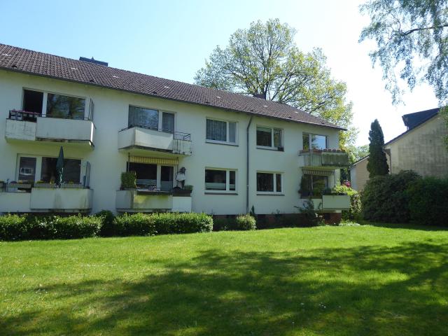 RESERVIERT! Gute Wertanlage ! Schöne gepflegte und vermietete 2,5 Zimmer ETW mit Balkon in Norderstedt Garstedt Nähe Herold Center zu verkaufen !