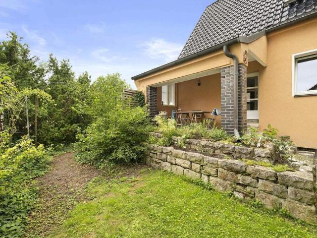 Guter Zustand, sofort beziehbar, 4,5 Zimmer mit großem Garten, ideal für Kleinfamilien