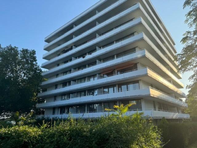 Gutgeschnitte 2 Zimmer Wohnung mit Balkon und Einbauküche in Wiesbaden