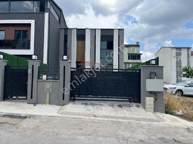 Güvenay Çorum Çavdar Sitesi Civarı Acil Satılık Lüks Villa