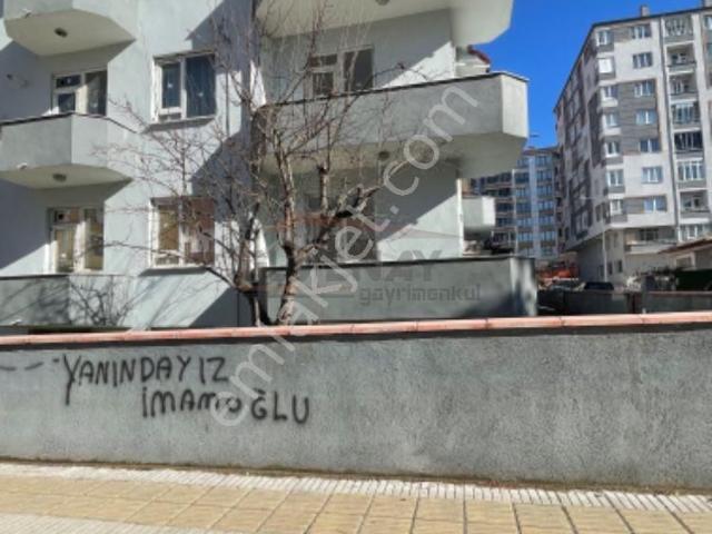 Güvenay Çorum Bahabey Diş Hastahanesi Yakını Komple Satılık 3 Katlı Bina