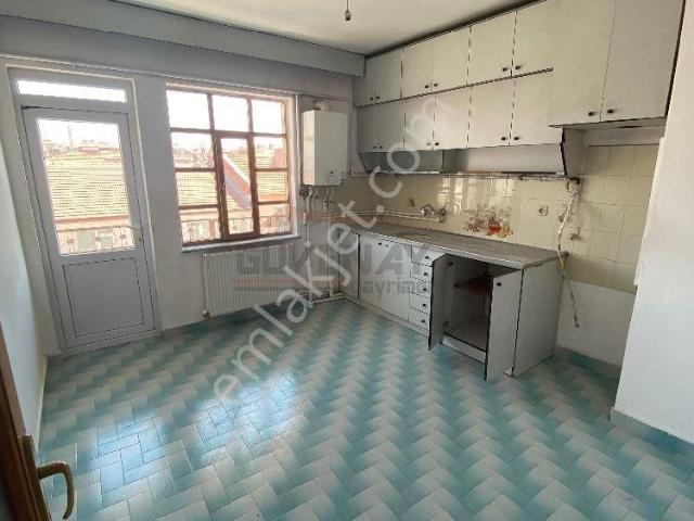 Güvenay Çorum Ulukavak Mah. Özrahman Camii Civarı 3+1 Kiralık Daire