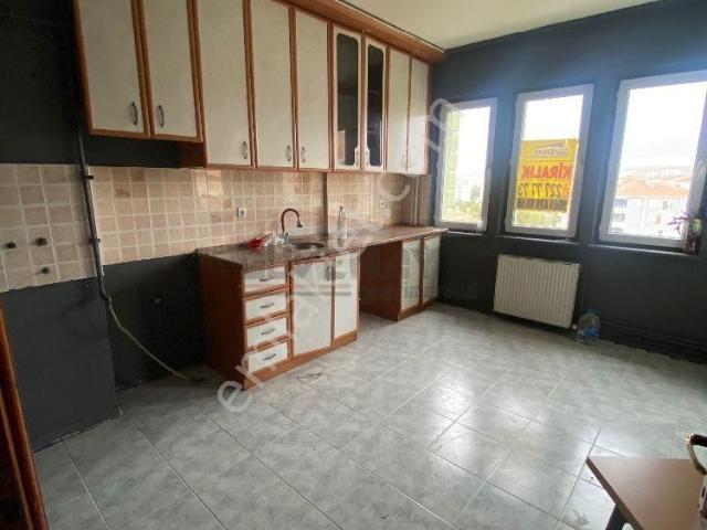 Güvenay Çorum Yazı Çarşı Akpınar Cadde Üzeri Kiralık Daire