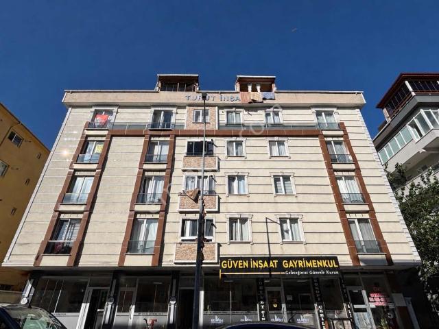 Güven'den Ana Cadde Üstü İskanlı Ön Cephe Ara Kat Satılık 2+1