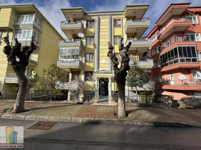 Güvenevler'de Kiralık 3+1 Daire, 115m², Merkezi Konum