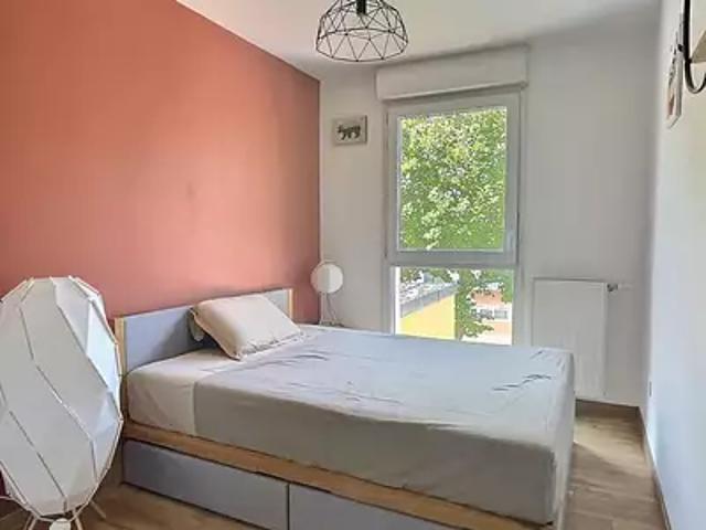 Guyancourt 78280 Location appartement 1 pièce t1 au dernier étage