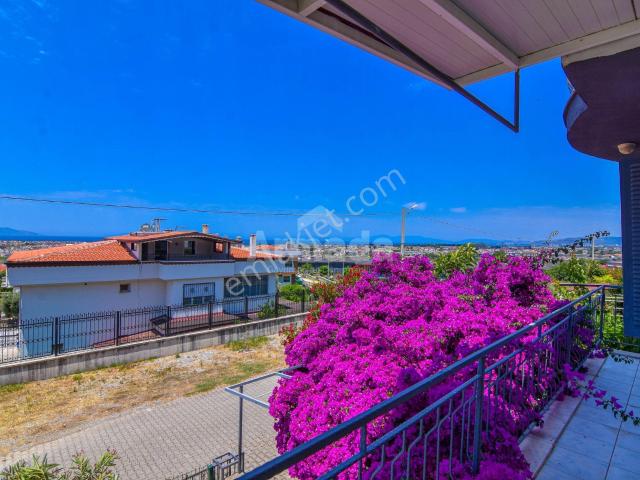 Güzelçamlıda Her Kattan Deniz Manzaralı Forleks Villa