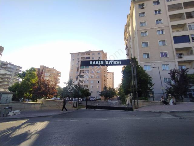 Güzel Emlak Tan Basın Sitesinde Daire