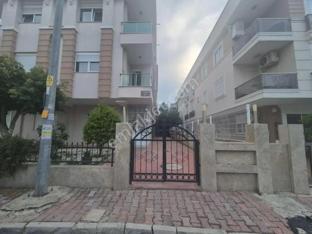 Güzeloba Merkezi Konumda /açık Mutfaklı 2+1