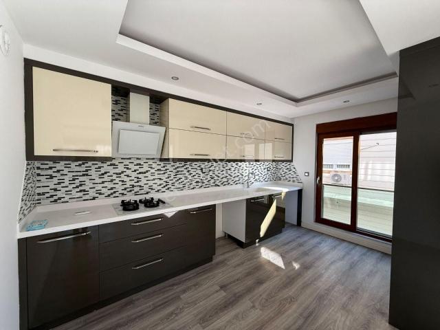Güzeloba'da Ebeveyn Banyolu Geniş 2+1 Daire فروشی/продаж