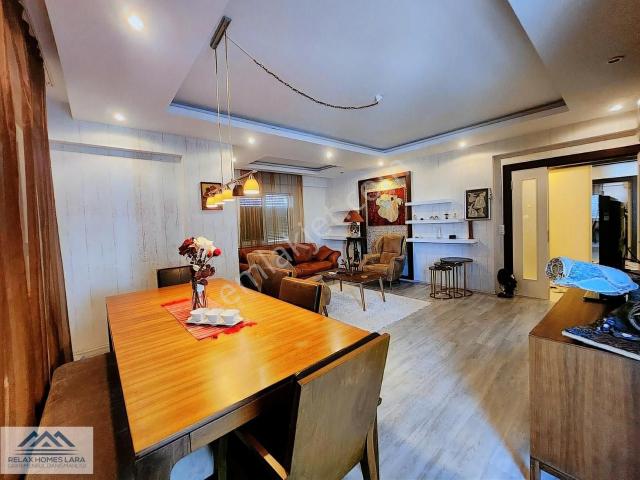 Güzeloba'da Site İçerisinde Deniz Manzaralı 3+1 Satılık Daire