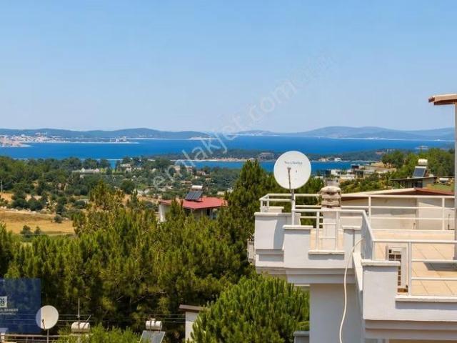 Güzelbahçe Çamlı Dadaşkent Sitesi Deniz Manzaralı Satılık Villa