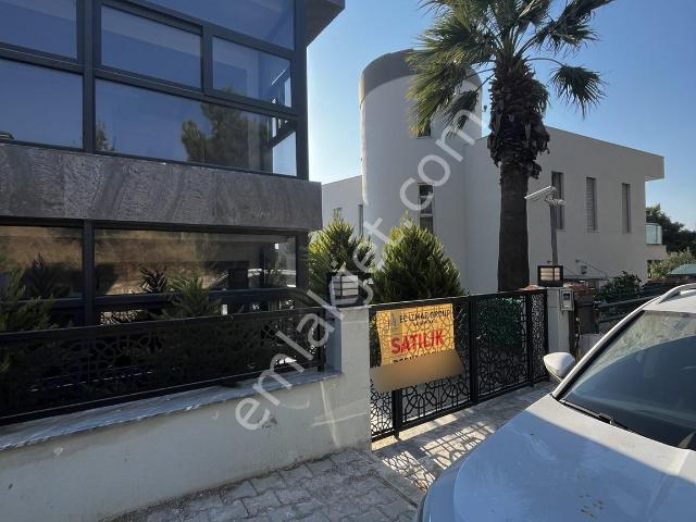 Güzelbahçe Satılık Villa
