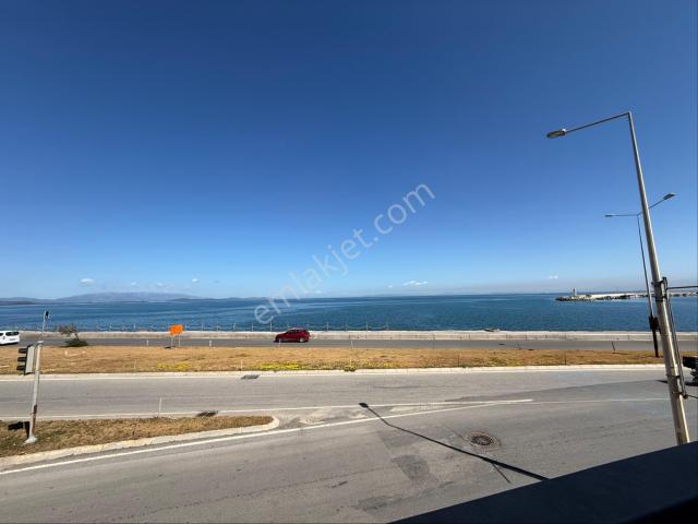 Güzelbahçe Yalı Da Deniz Manzaralı 1+1 İş Yeri