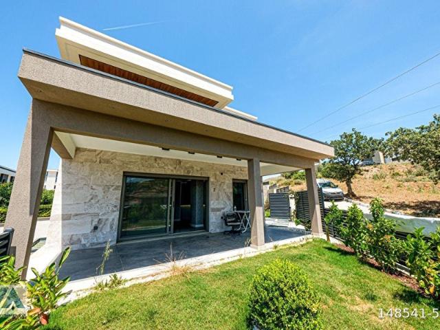Güzelbahçede A+ Ultra Lüx Akıllı Ev Özellikli Villa