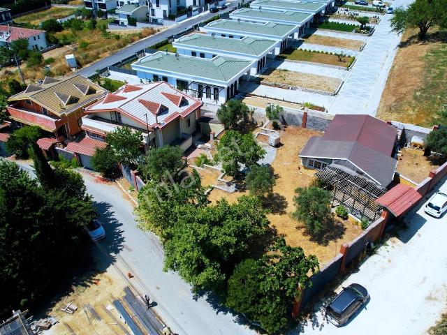 Güzelcede Deniz Manzaralı 1.400 M² Arsaya Sahip 2 Bağımsız Villa