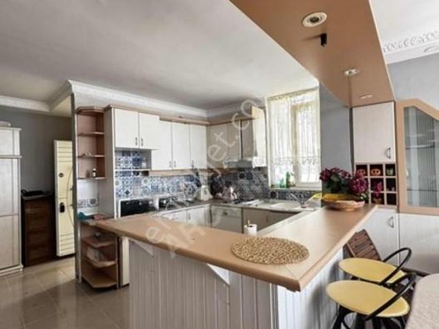 Güzelce'de Denize Sıfır 2+1 Eşyalı Satılık Daire