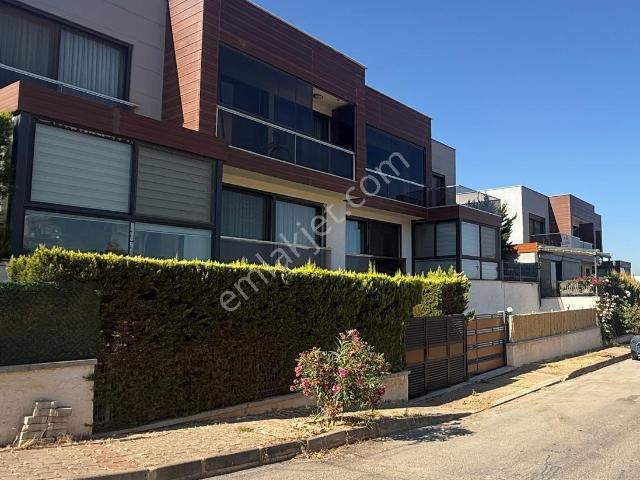 Güzelvadi Konakların'da 4+2 Tripleks Bahçeli Lüks Villa