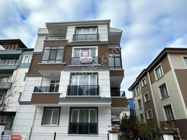 Güzelyurt Mahallesi'nde Kiralık 2+1 | 110 M² | Ara Kat | Asansörlü