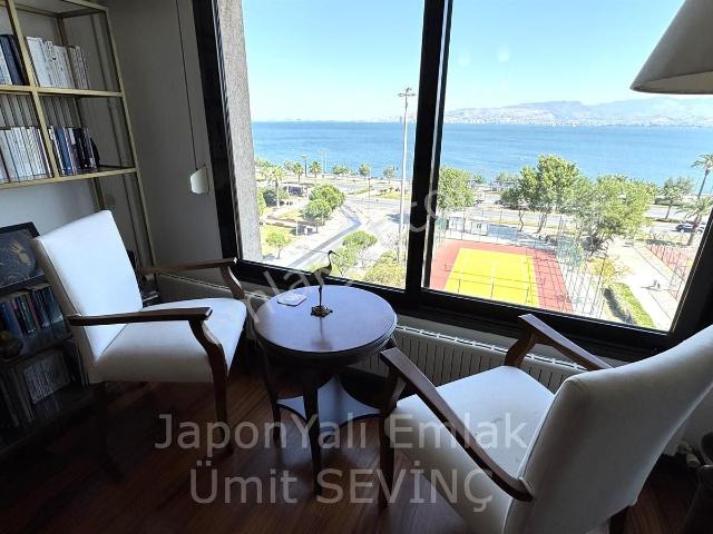 Güzelyalı Adnan Saygun Yakını Otoparklı Satılık Yalı Dairesi