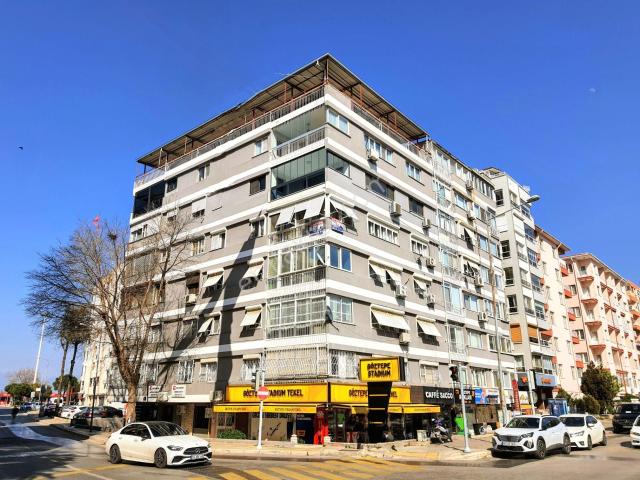 Güzelyalı Cadde Üstü Otoparklı Çift Cephe 3+1 Satılık Daire