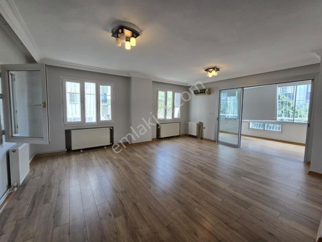 Güzelyalı'da 175 M² Geniş Balkonlu 3+1 Satılık Daire